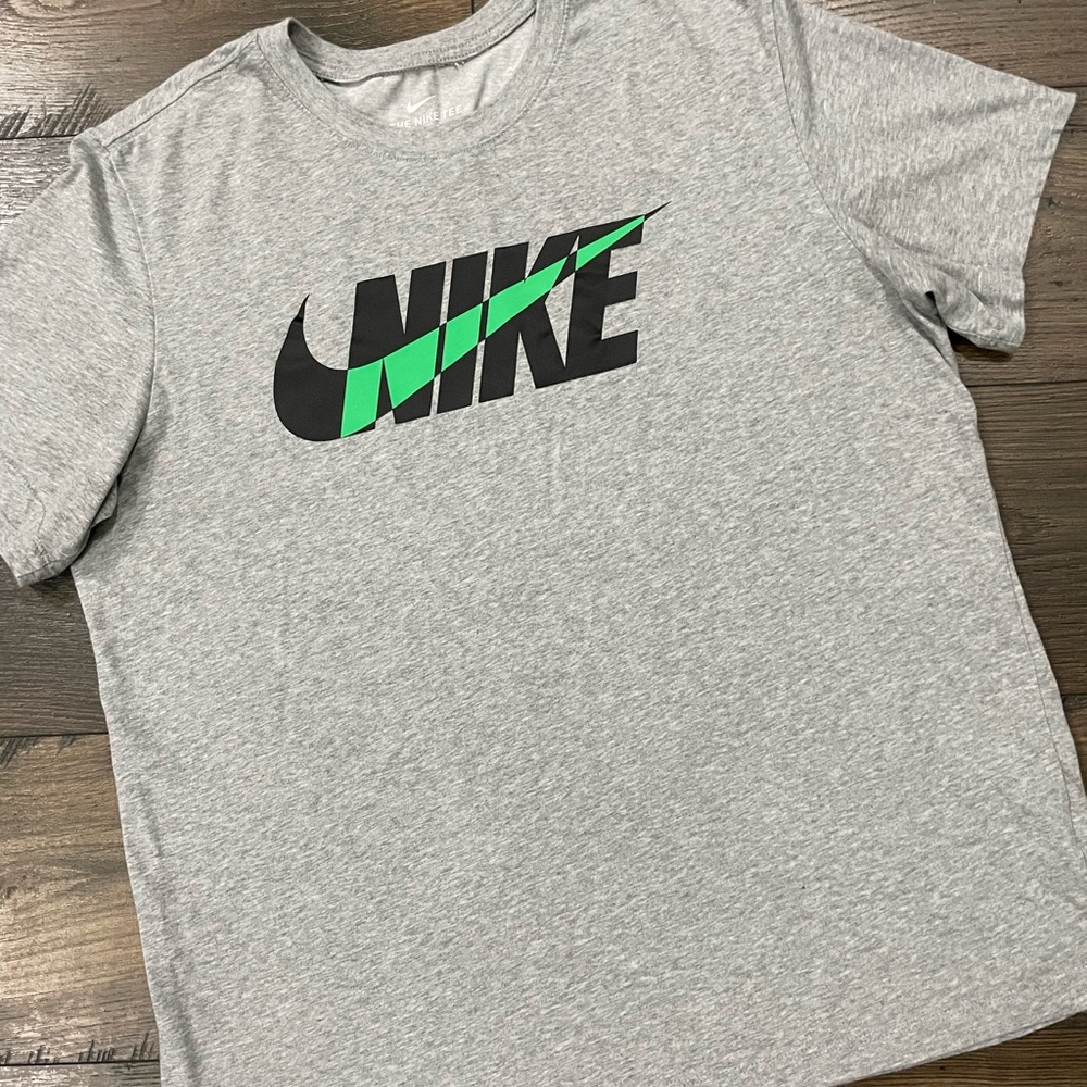 SOLD - Nike Tee / T-Shirt